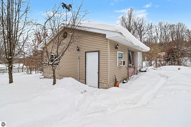 335 Bridge Street, Frankfort, MI 49635