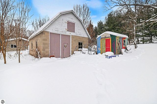 335 Bridge Street, Frankfort, MI 49635