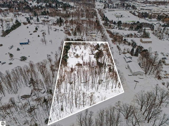 335 Bridge Street, Frankfort, MI 49635