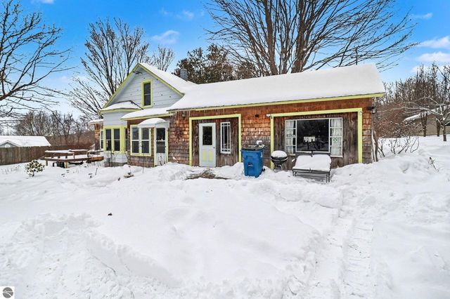 335 Bridge Street, Frankfort, MI 49635