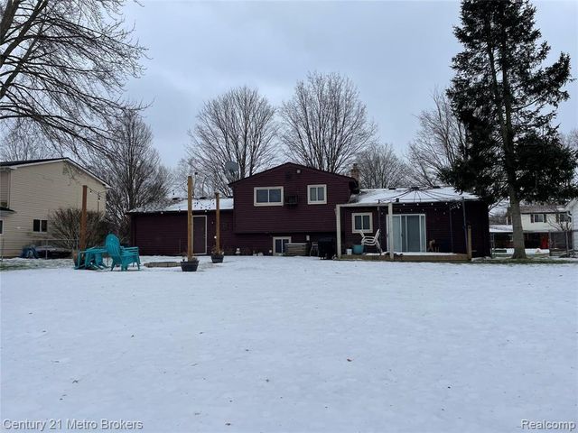 2715 Campbellgate Drive, Waterford, MI 48329