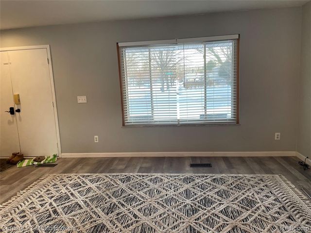 2715 Campbellgate Drive, Waterford, MI 48329