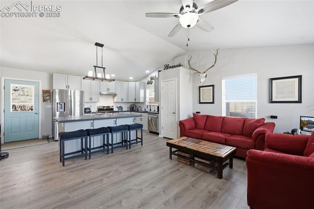 185 Circle Drive, Florissant, CO 80816