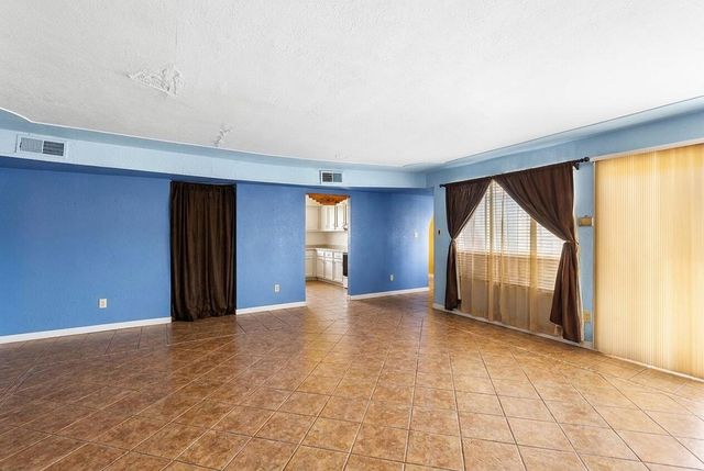 14 San Fernando Avenue, Los Lunas, NM 87031