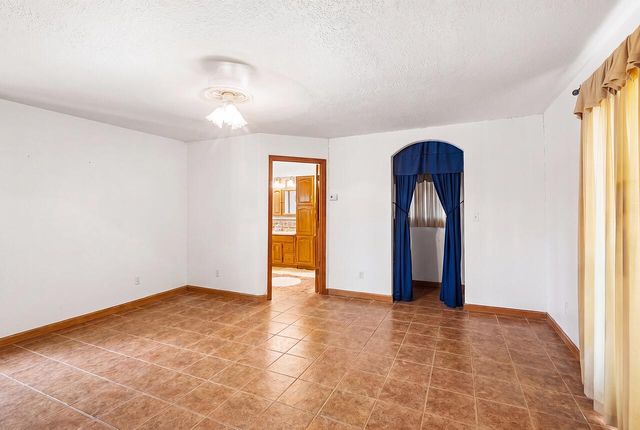 14 San Fernando Avenue, Los Lunas, NM 87031
