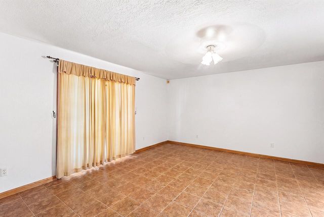 14 San Fernando Avenue, Los Lunas, NM 87031