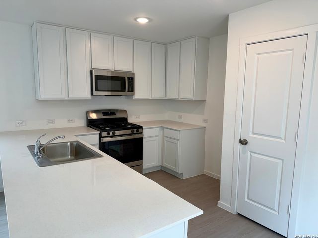 3024 carnelian, San Antonio, TX 78264