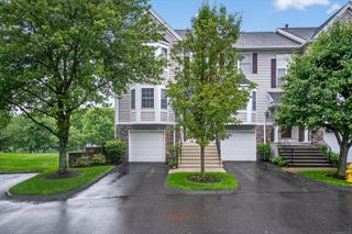 1401 Pinnacle Way 1401, Danbury, CT 06811