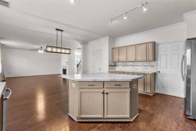 542 Cedar Branch Drive, League City, TX 77573