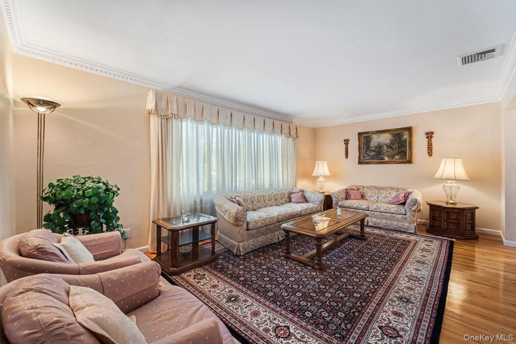 157-60 13th Avenue, Whitestone, NY 11357 — photo 3