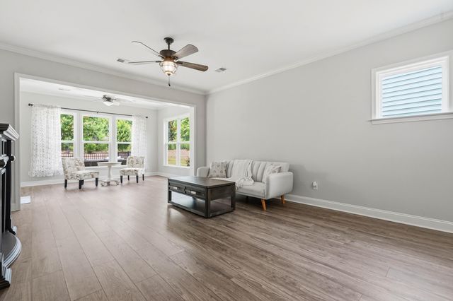 619 Daffodil Court, Summerville, SC 29486