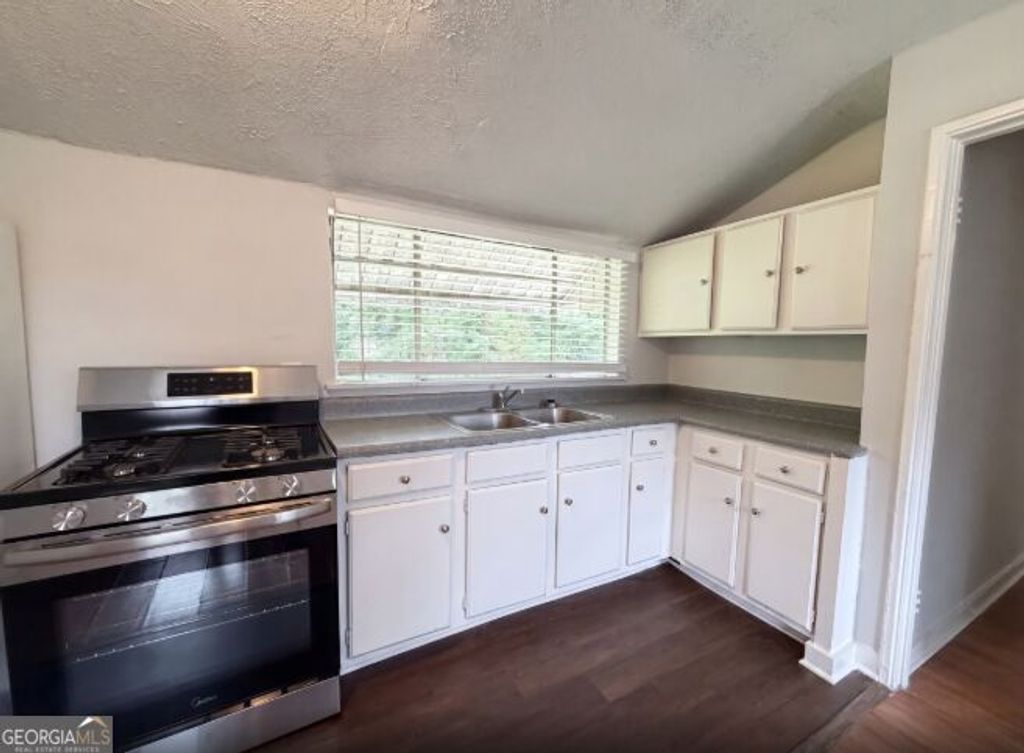 1396 Pine Drive, Atlanta, GA 30349 — photo 2