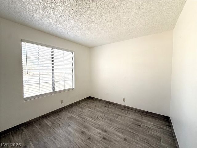 5625 Ballinger Drive, Las Vegas, NV 89142