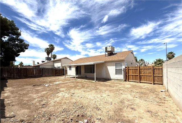 5625 Ballinger Drive, Las Vegas, NV 89142