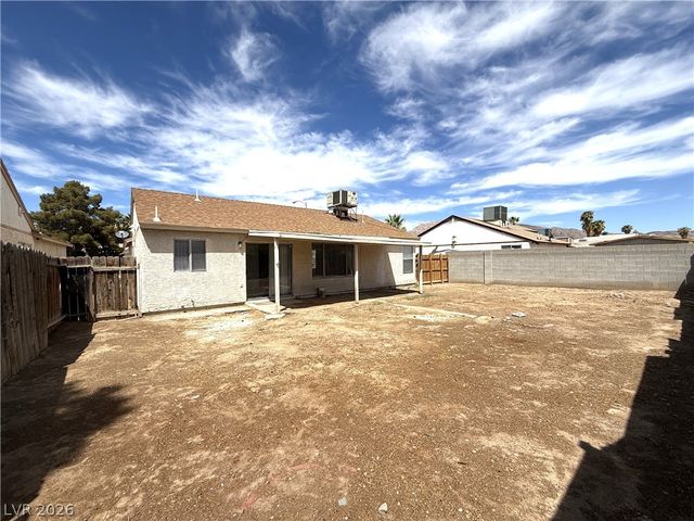 5625 Ballinger Drive, Las Vegas, NV 89142