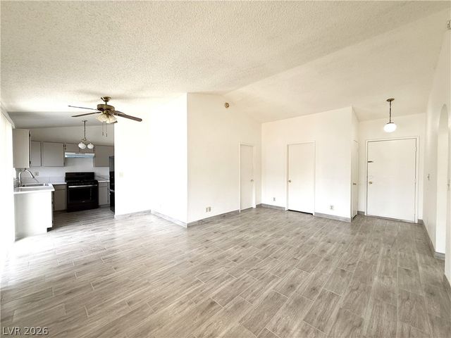 5625 Ballinger Drive, Las Vegas, NV 89142