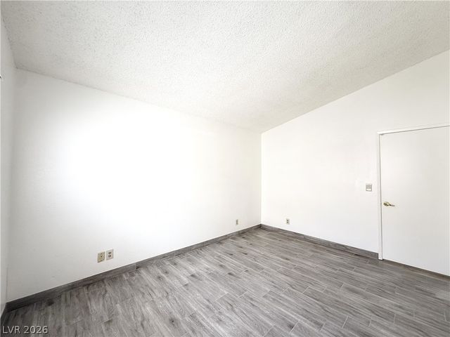 5625 Ballinger Drive, Las Vegas, NV 89142