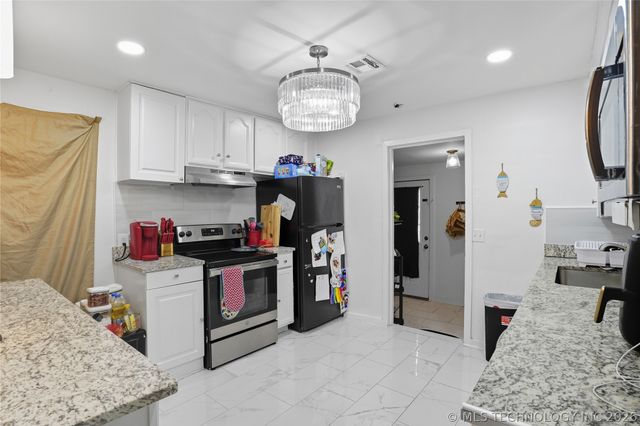 703 S Poplar Street, Sapulpa, OK 74066