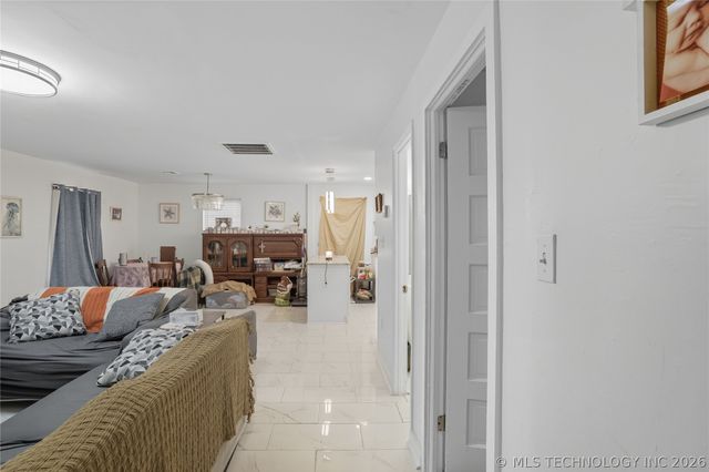 703 S Poplar Street, Sapulpa, OK 74066