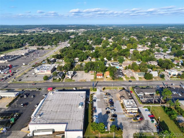 703 S Poplar Street, Sapulpa, OK 74066