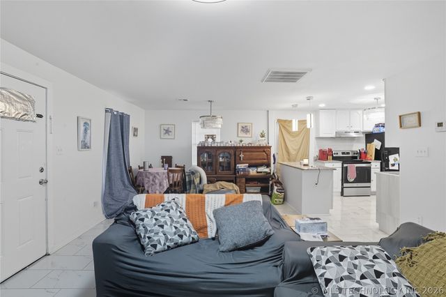 703 S Poplar Street, Sapulpa, OK 74066