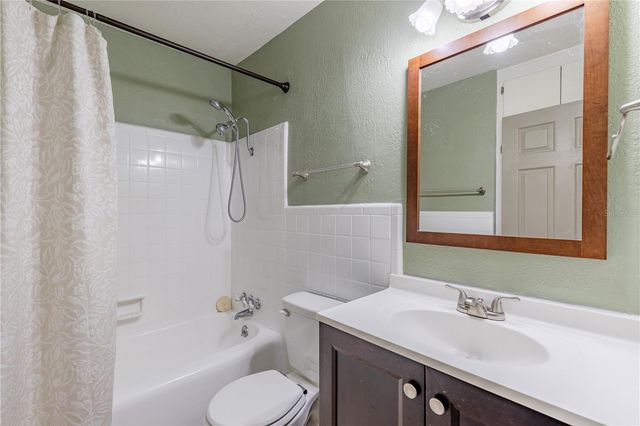 210 DONNA STREET, Tavares, FL 32778