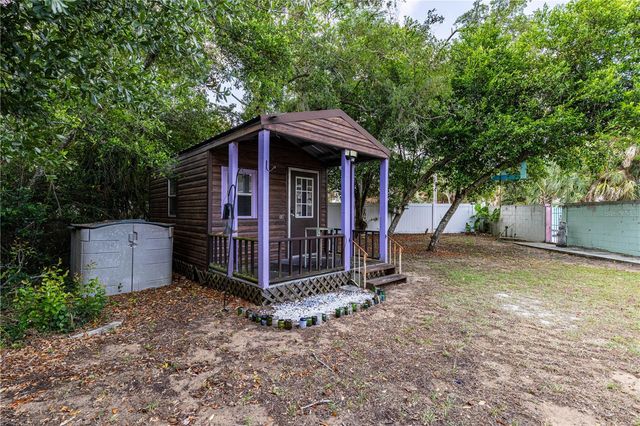 210 DONNA STREET, Tavares, FL 32778
