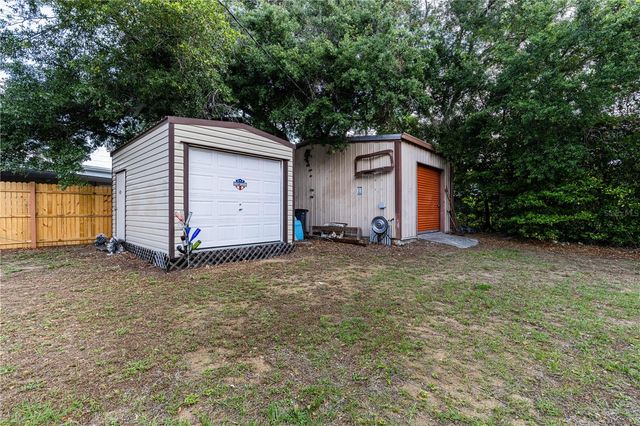 210 DONNA STREET, Tavares, FL 32778