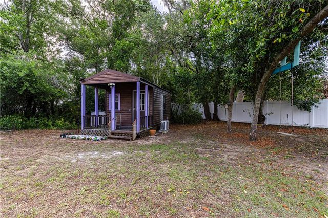 210 DONNA STREET, Tavares, FL 32778