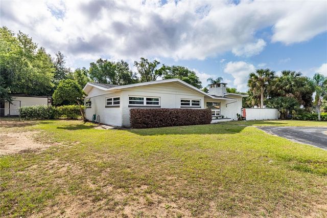 210 DONNA STREET, Tavares, FL 32778