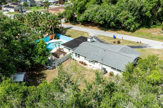 210 DONNA STREET, Tavares, FL 32778