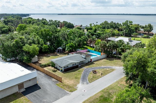 210 DONNA STREET, Tavares, FL 32778