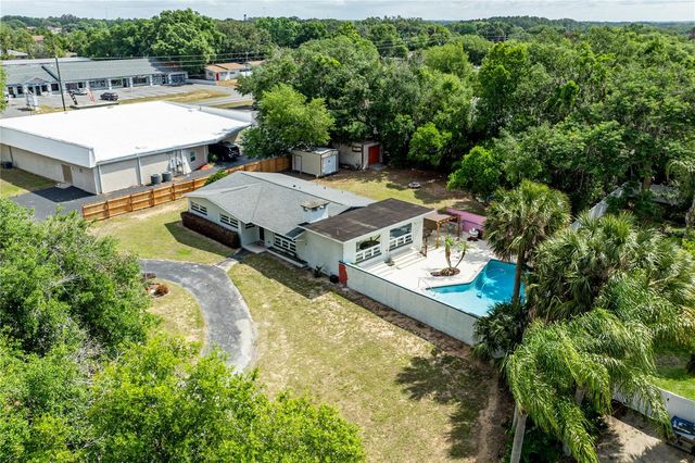 210 DONNA STREET, Tavares, FL 32778