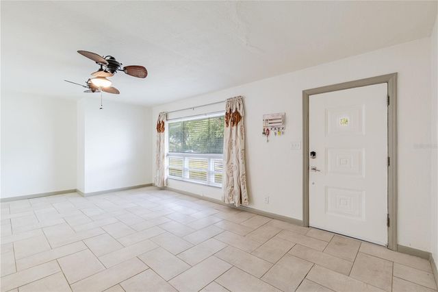 210 DONNA STREET, Tavares, FL 32778