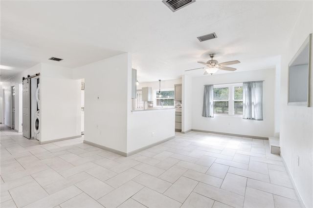 210 DONNA STREET, Tavares, FL 32778