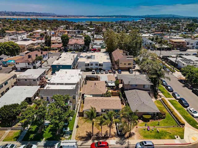 2109 11 Felspar Street, San Diego, CA 92109