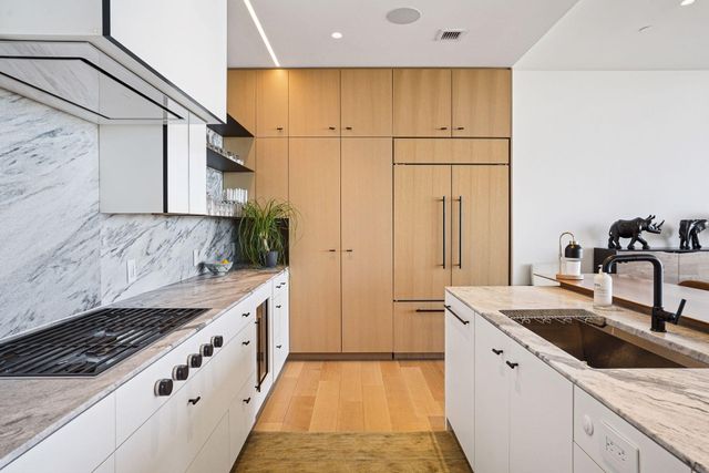 255 Hennepin Ave 3305, Minneapolis, MN 55401