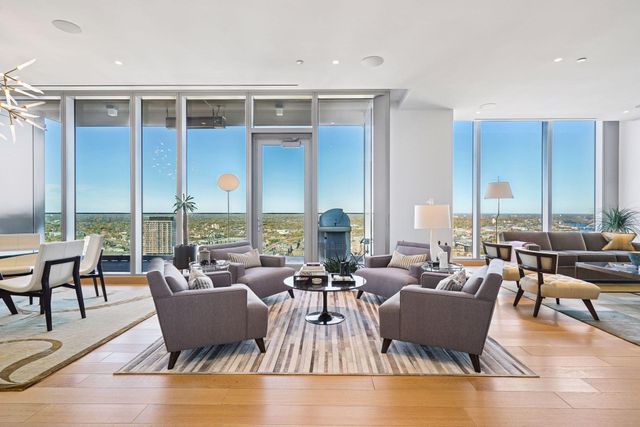 255 Hennepin Ave 3305, Minneapolis, MN 55401