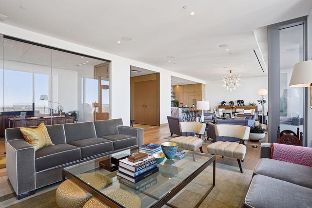 255 Hennepin Ave 3305, Minneapolis, MN 55401