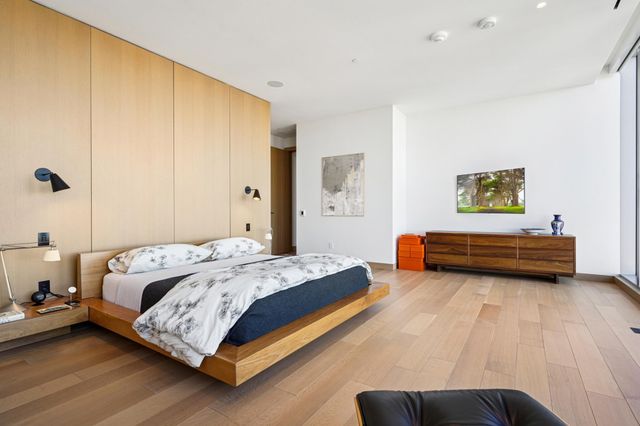 255 Hennepin Ave 3305, Minneapolis, MN 55401