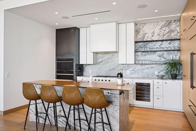 255 Hennepin Ave 3305, Minneapolis, MN 55401