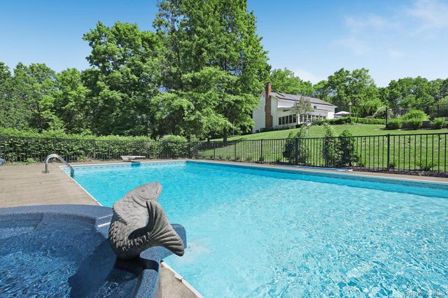 14 Wagner Drive, Rock Tavern, NY 12575