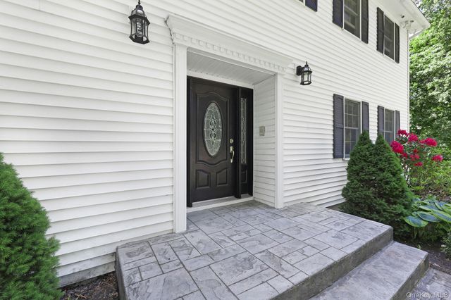14 Wagner Drive, Rock Tavern, NY 12575