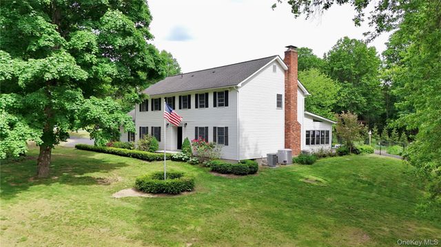 14 Wagner Drive, Rock Tavern, NY 12575