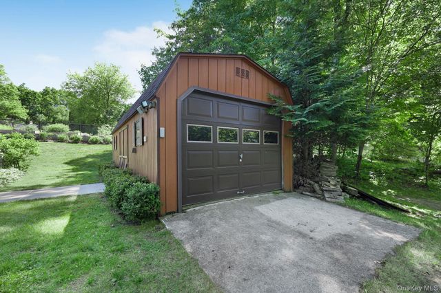 14 Wagner Drive, Rock Tavern, NY 12575