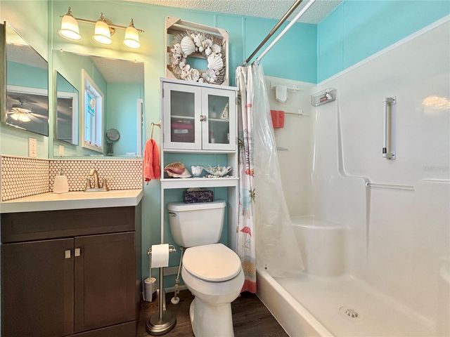 7106 AMERICANA DRIVE NE 140, St Petersburg, FL 33702