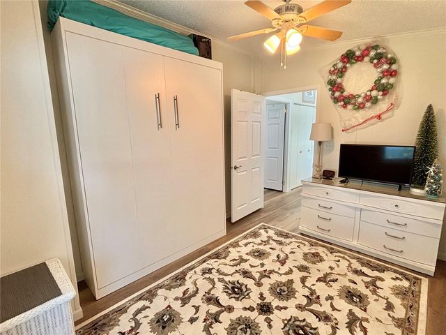 7106 AMERICANA DRIVE NE 140, St Petersburg, FL 33702