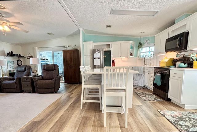 7106 AMERICANA DRIVE NE 140, St Petersburg, FL 33702