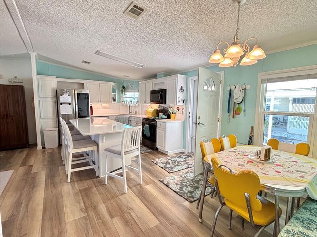 7106 AMERICANA DRIVE NE 140, St Petersburg, FL 33702