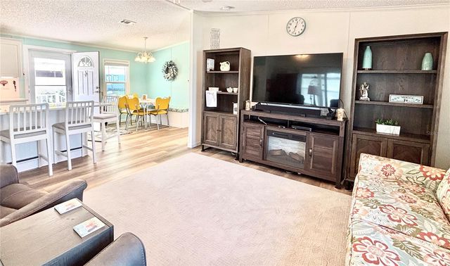 7106 AMERICANA DRIVE NE 140, St Petersburg, FL 33702